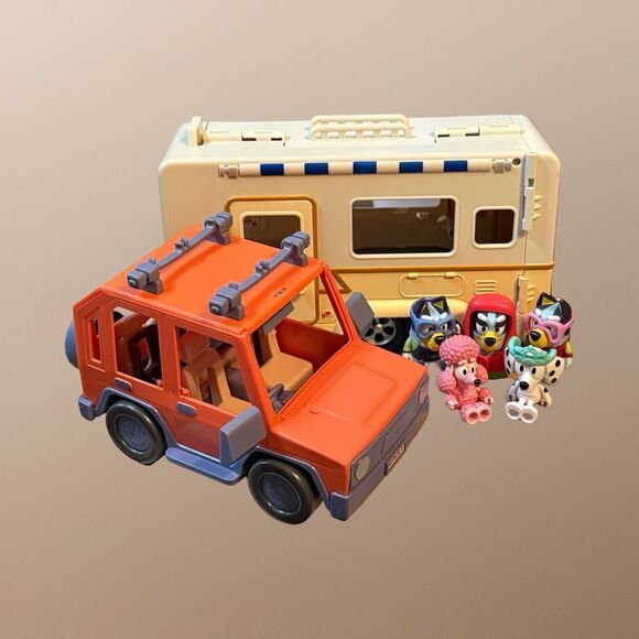 Bluey & Friends Bluey's Heeler Jeep & Caravan Adventure Transforming Play Set - Picture 1 of 14